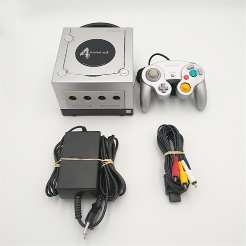 GameCube Konsol - Resident Evil 4 Platinum Limited Edition - Uoriginal RE4 Controller - SNR DEF10628655 (B Grade) (Genbrug)