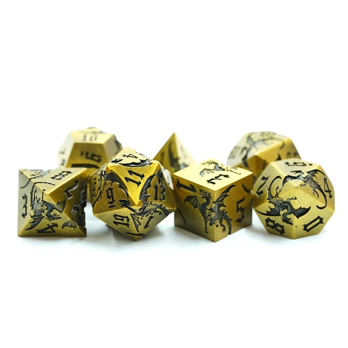 Metal Dragon Mat Gylden med sorte Drager - Metal Rollespilsterninger - Epic Dwarf Dice