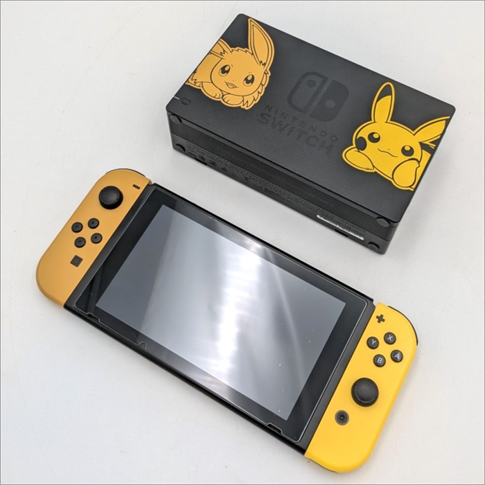 Nintendo Switch - Lets Go Pikachu Edition - Konsol - 2017 Model - SNR XAJ10036984762 (B Grade) (Genbrug)