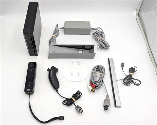 Nintendo Wii - Sort - Konsol - RVL-001 - SNR LEH528881440 (B Grade) (Genbrug)