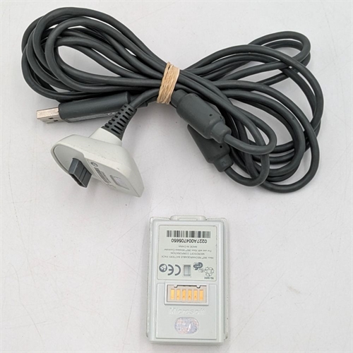 Originalt Genopladeligt Batteri og Ladekabel til Controller - Grå og Hvid - XBOX 360 Tilbehør (B Grade) (Genbrug)