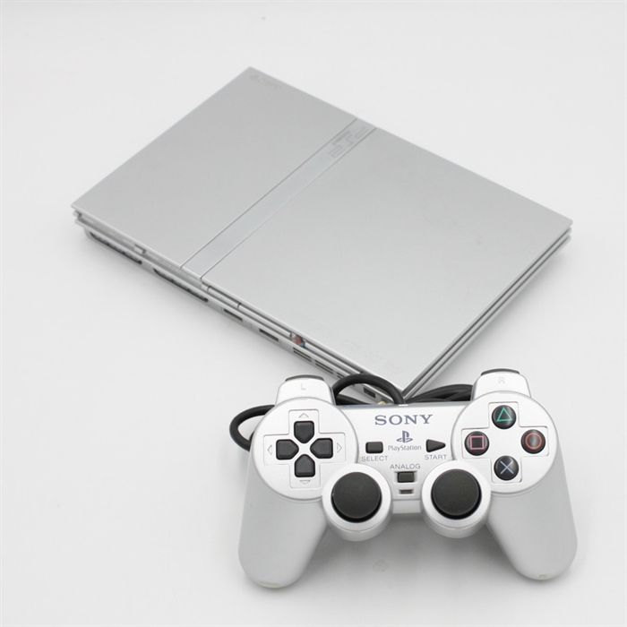 Playstation 2 - Slim - Silver - Konsol - SCPH-70004 - SNR FC4121758 (B Grade) (Genbrug)