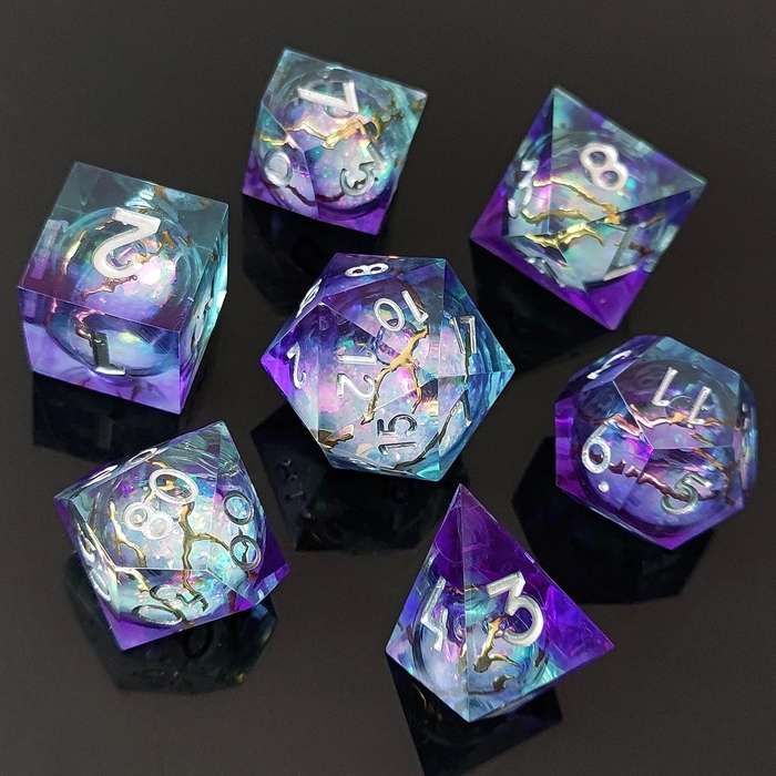 Resin Sharp Edge Liquid Core - Purple Blue with gold vains silver numbers - Rollespilsterninger - Epic Dwarf Dice