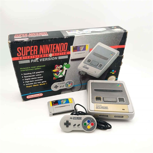 Super Nintendo Konsol (SNES) - PAL Version - Super Mario World - Komplet i æske - SNR UP158818 (B Grade) (Genbrug)