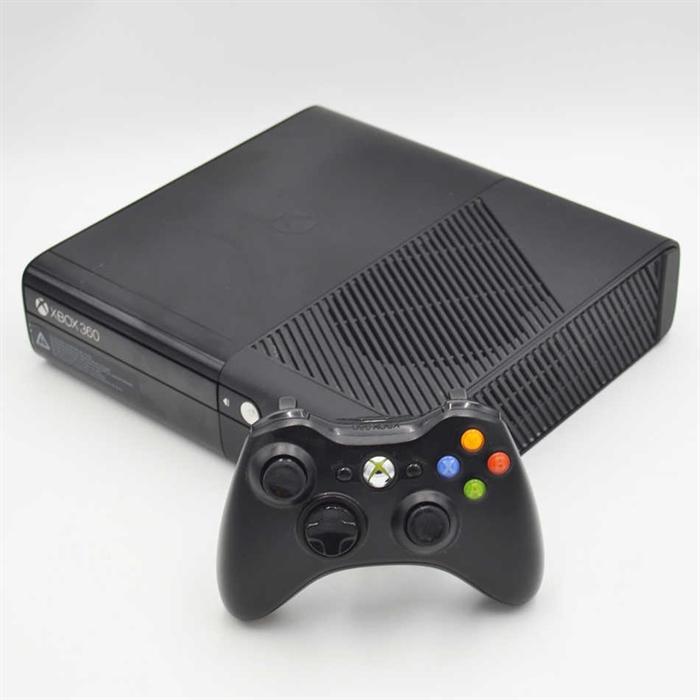 XBOX 360 E Konsol - Sort 250GB - SNR 128512231943 (B Grade) (Genbrug)